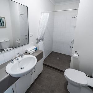 Deluxe Three-Bedroom Apartment